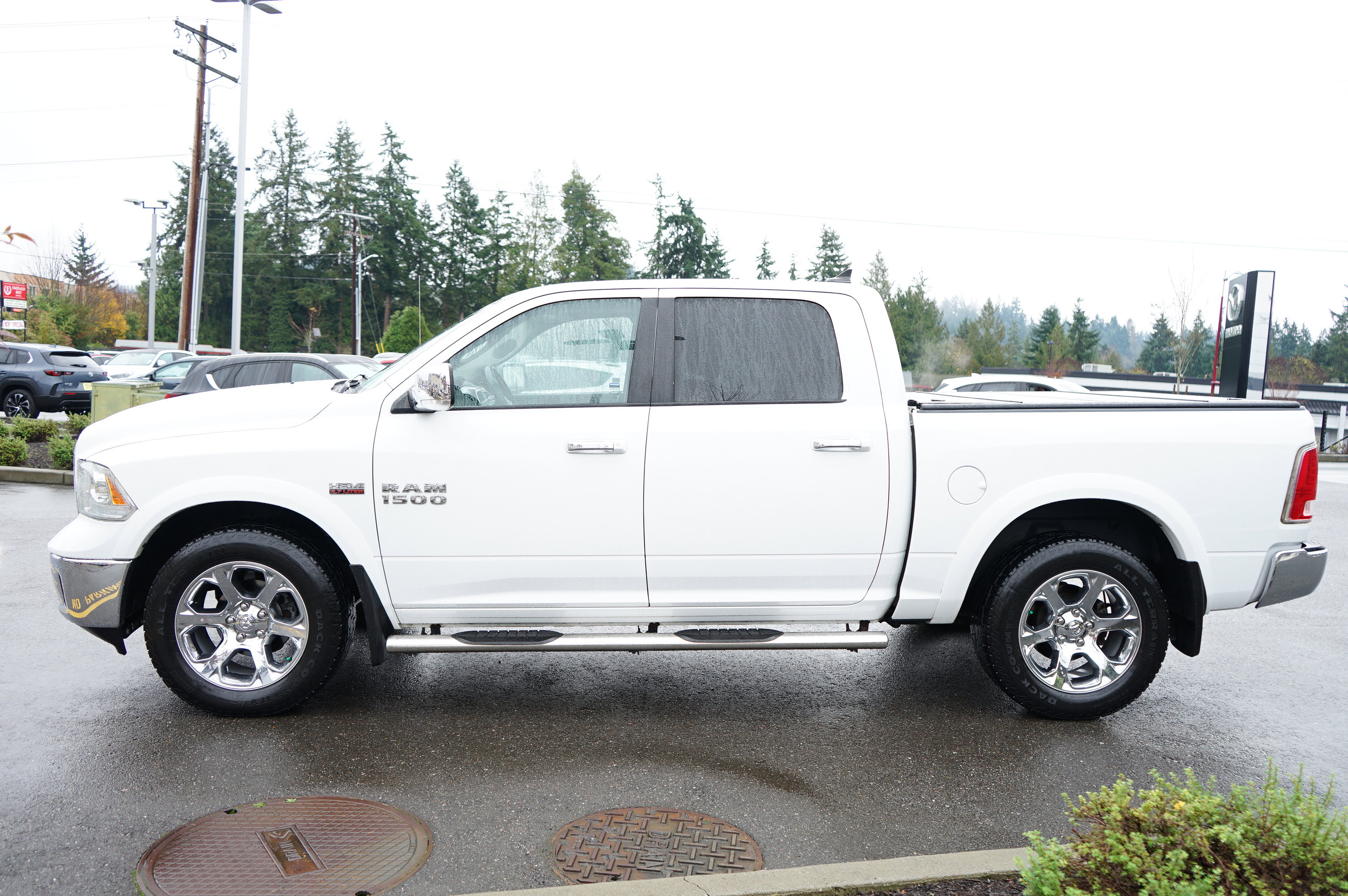 Used 2017 RAM 1500 Laramie w/ Convenience Group image 8
