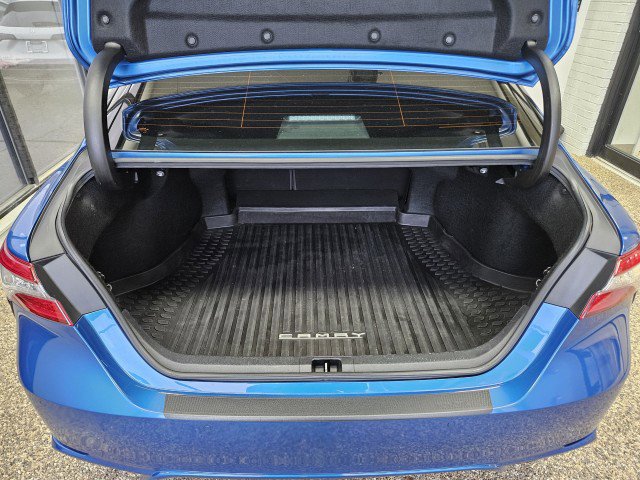 Used 2018 Toyota Camry XSE image 10