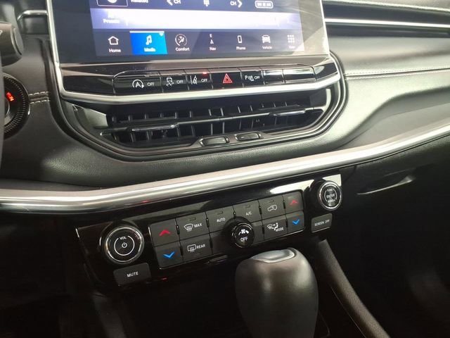 Used 2023 Jeep Compass High Altitude image 22