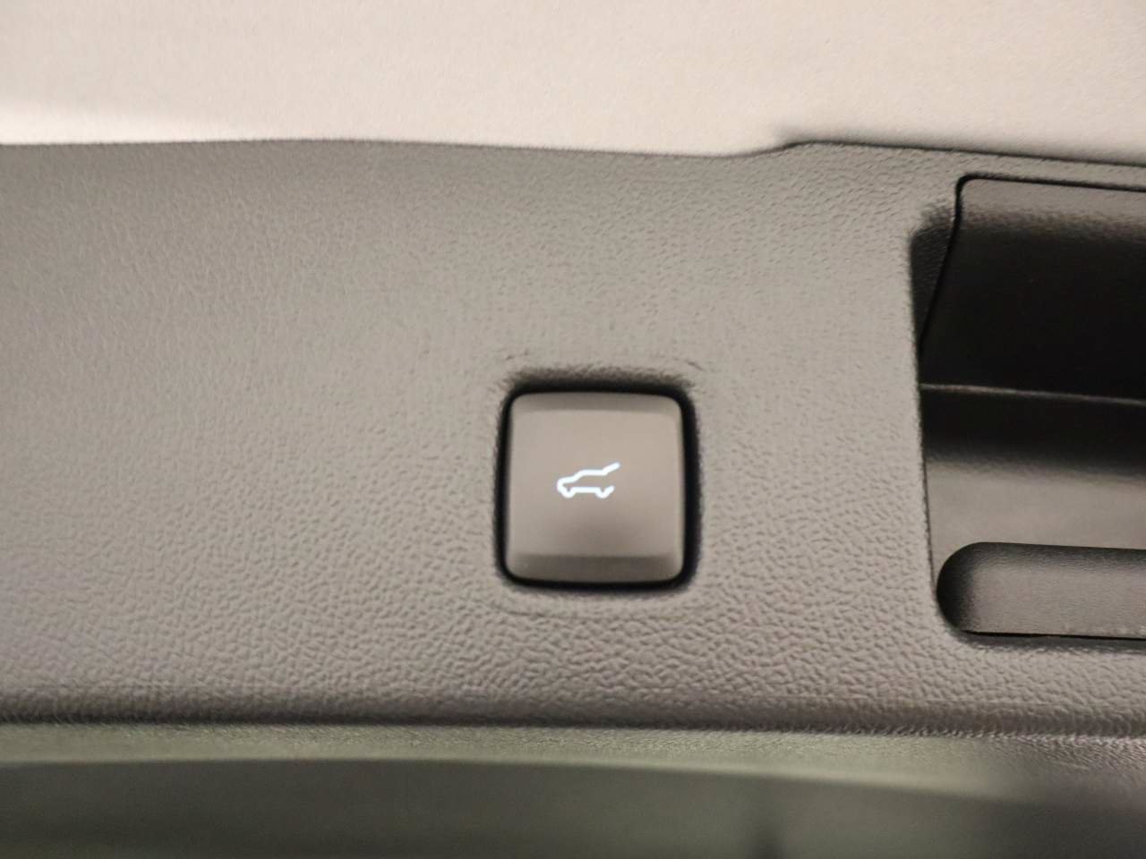 Used 2023 Ford Escape Platinum AWD/4WD image 16