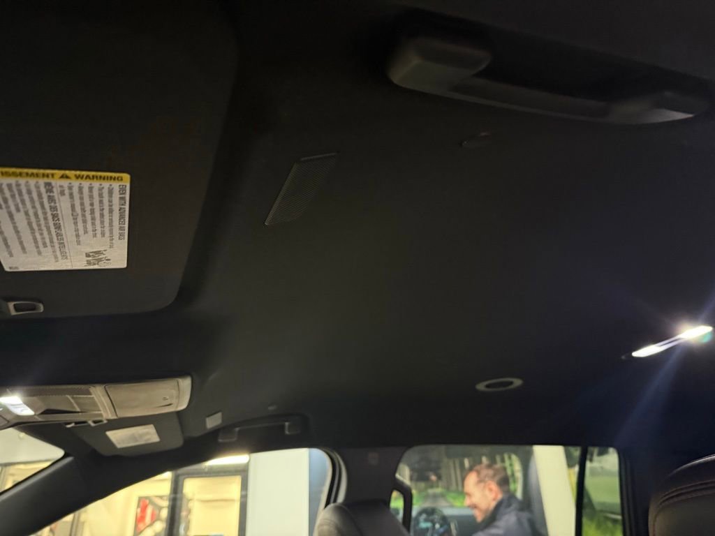 Used 2024 Chevrolet Traverse Z71 image 38