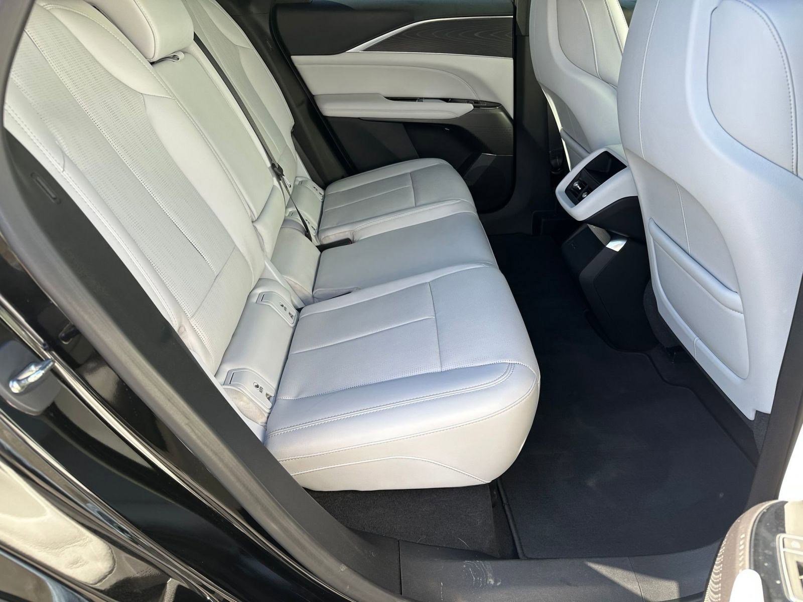 Certified 2024 Cadillac Lyriq Luxury image 30