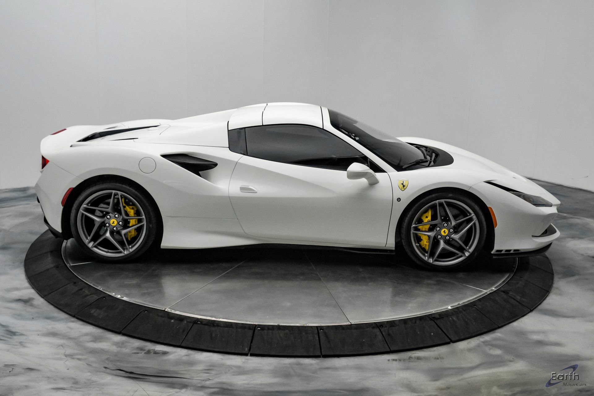 Used 2022 Ferrari F8 Tributo image 34