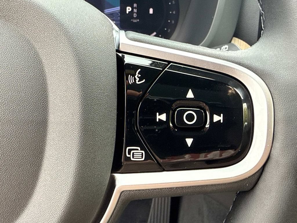 Certified 2026 Volvo XC60 B5 Plus w/ Protection Package Premier AWD/4WD image 27