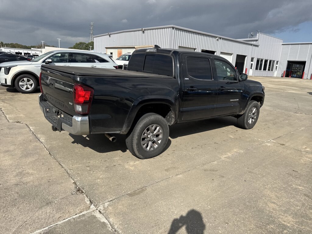 Used 2018 Toyota Tacoma SR5 image 16