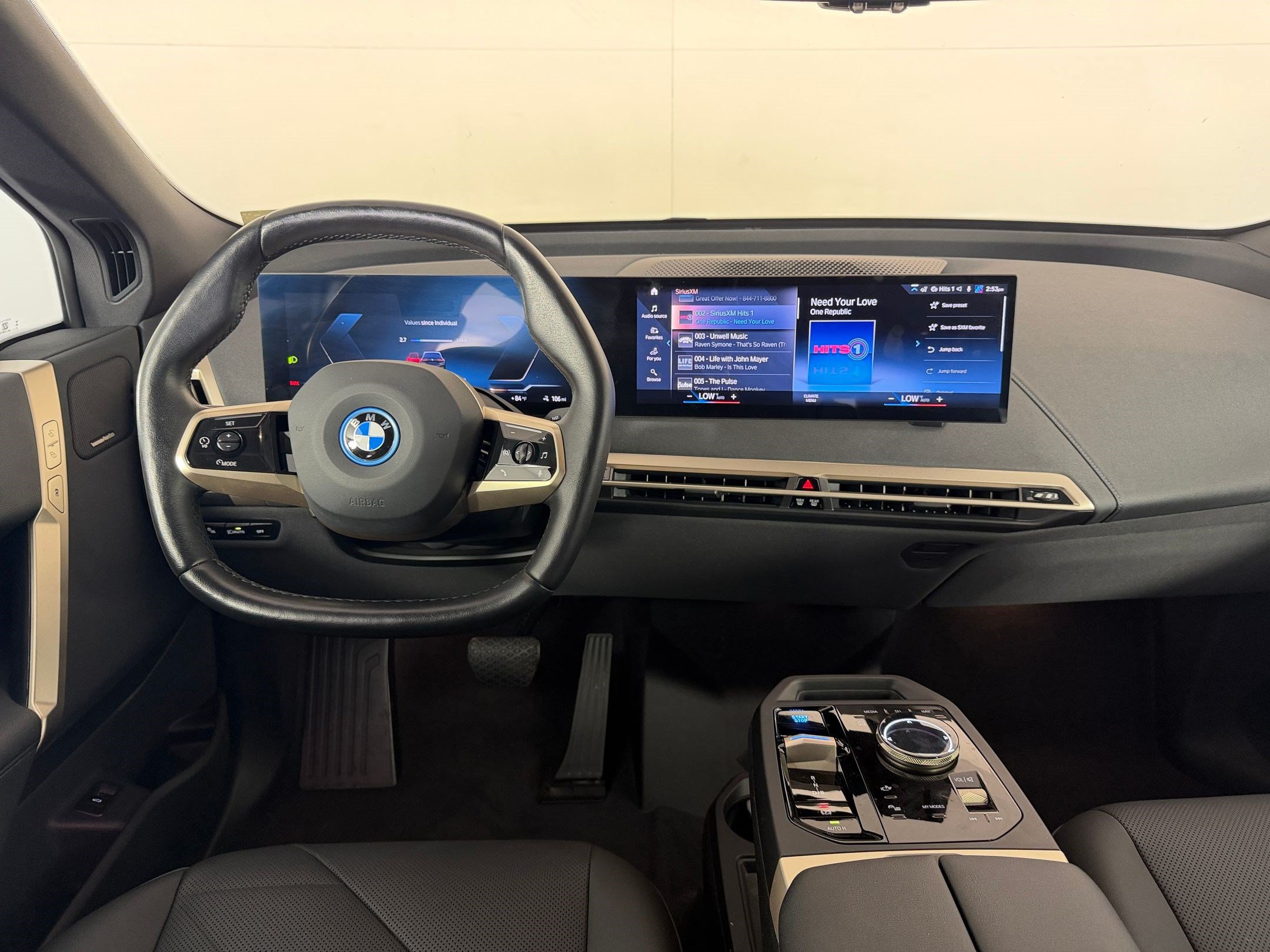Used 2023 BMW iX xDrive50 w/ Convenience Package AWD/4WD image 32