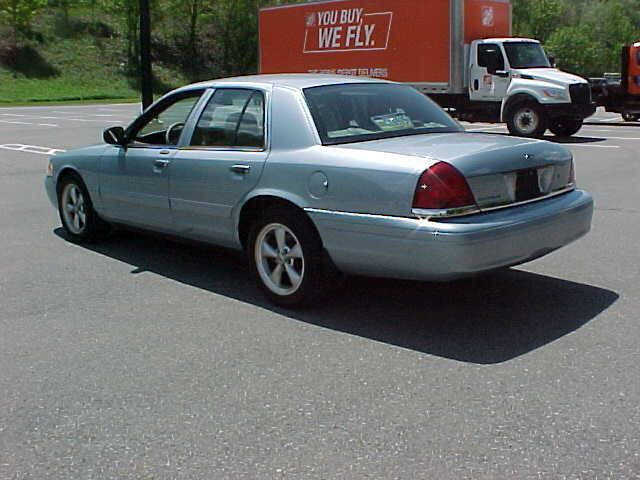 Used 2007 Ford Crown Victoria LX RWD image 16