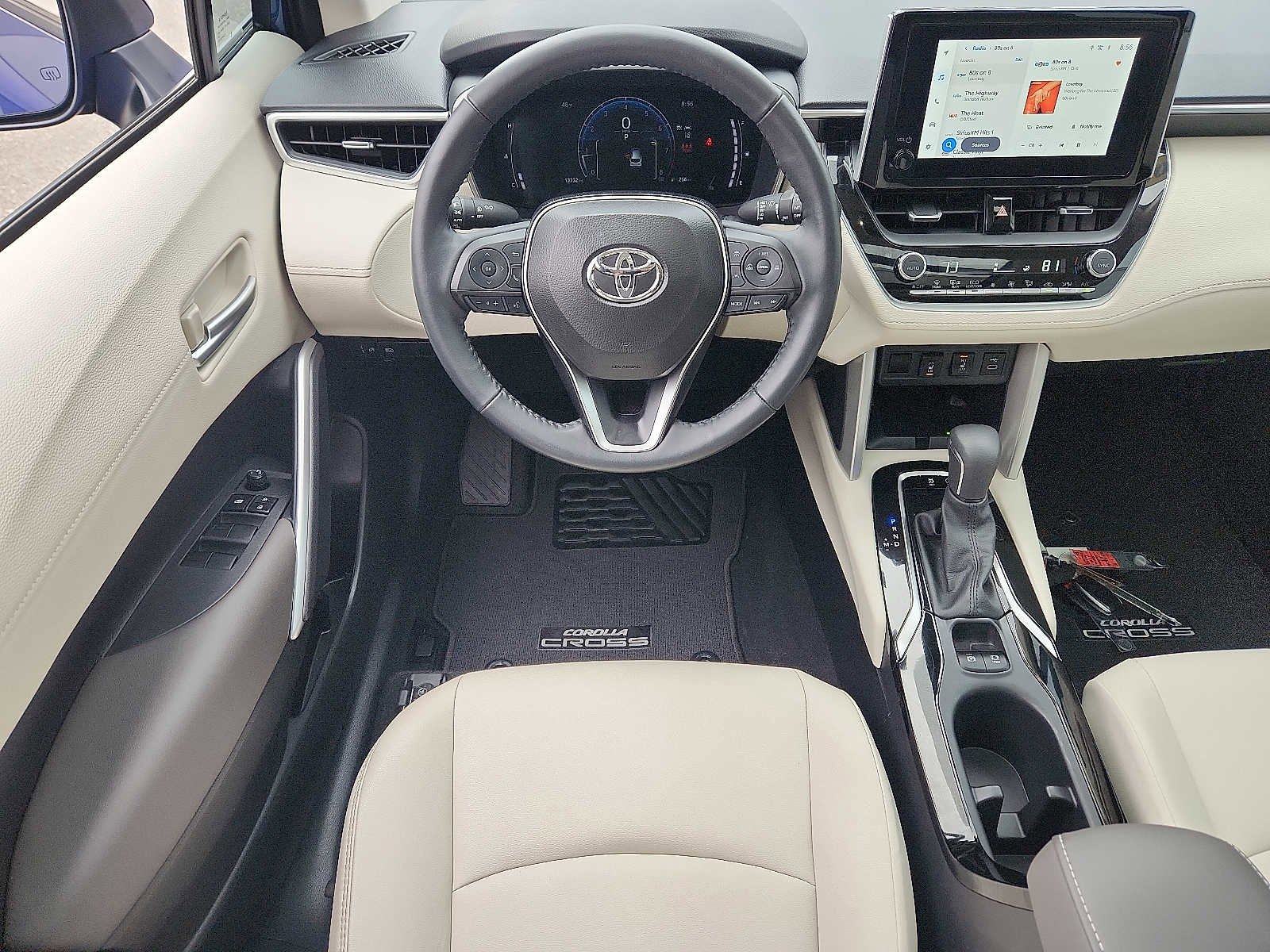 Used 2024 Toyota Corolla Cross XLE image 11