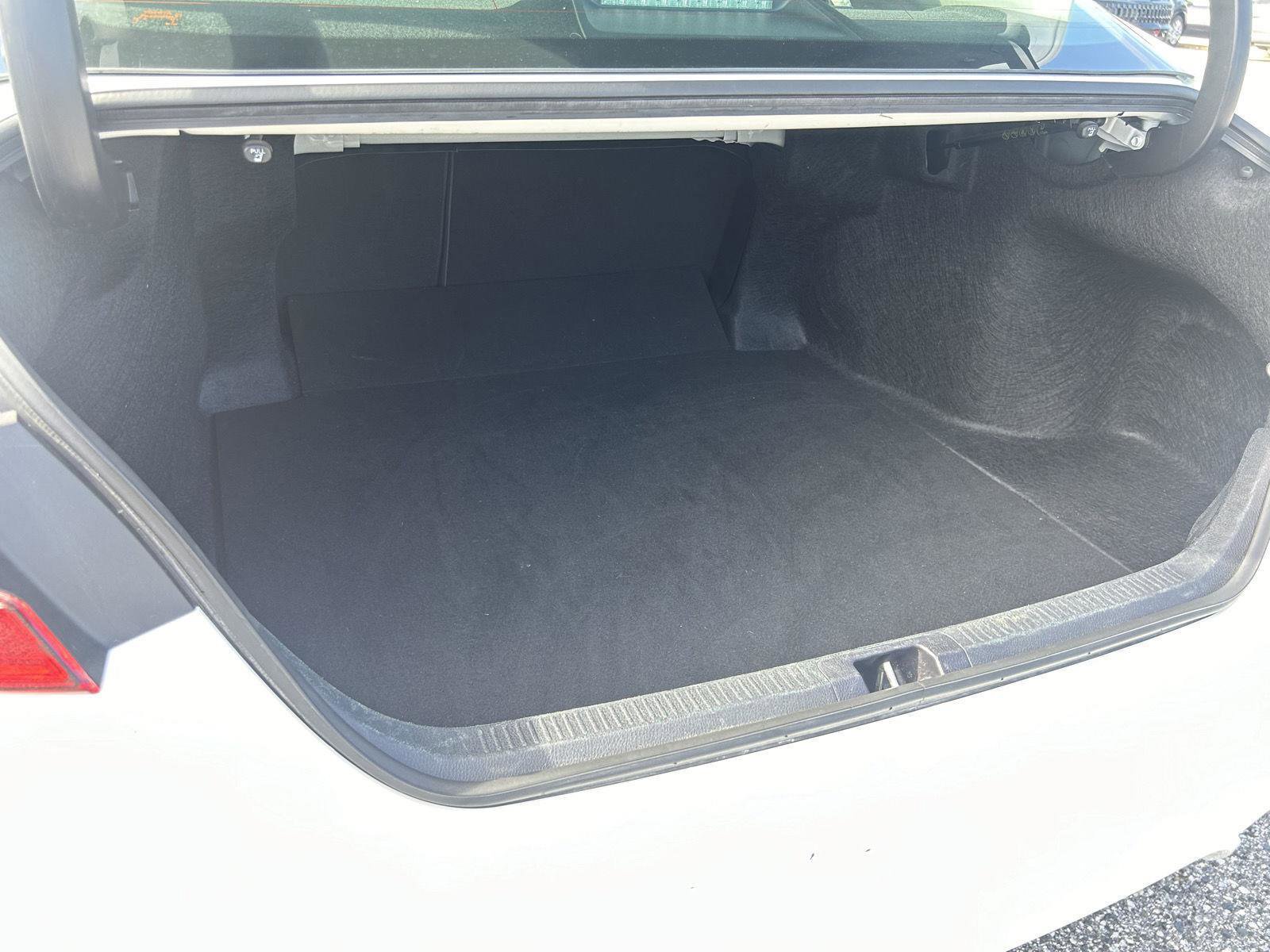 Used 2024 Toyota Camry SE FWD image 18