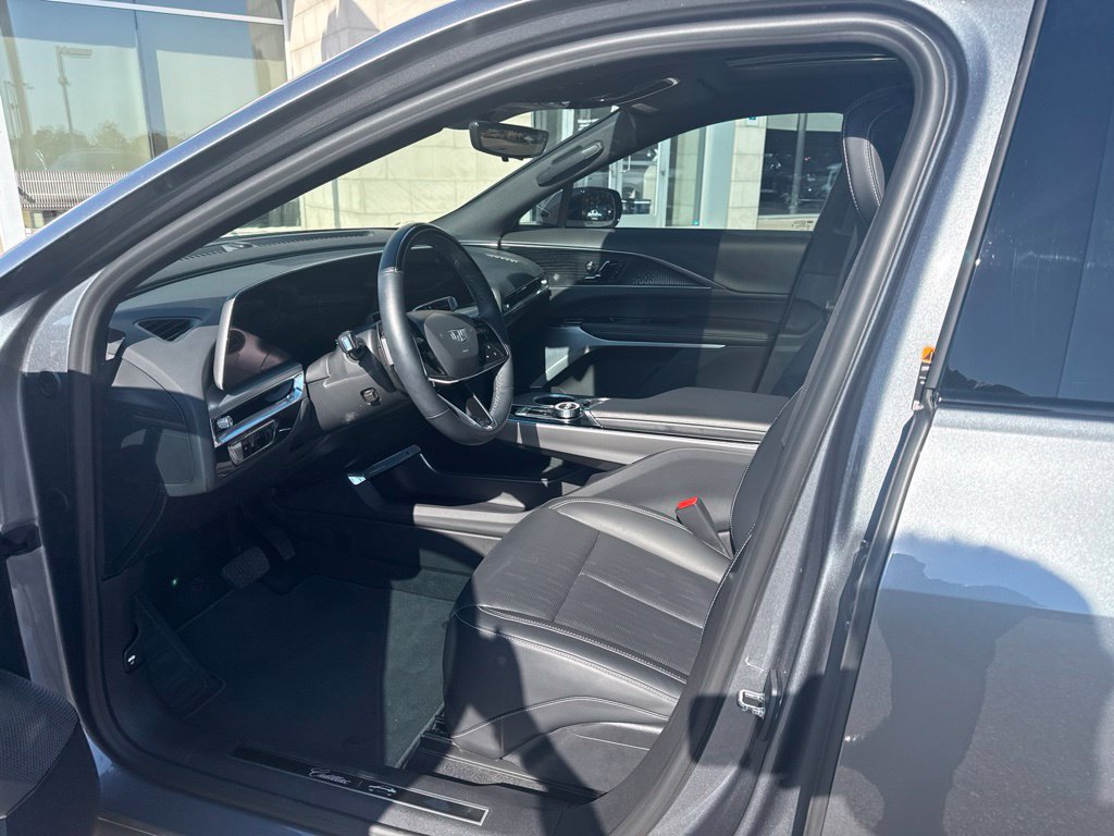 Used 2023 Cadillac Lyriq 2WD image 7