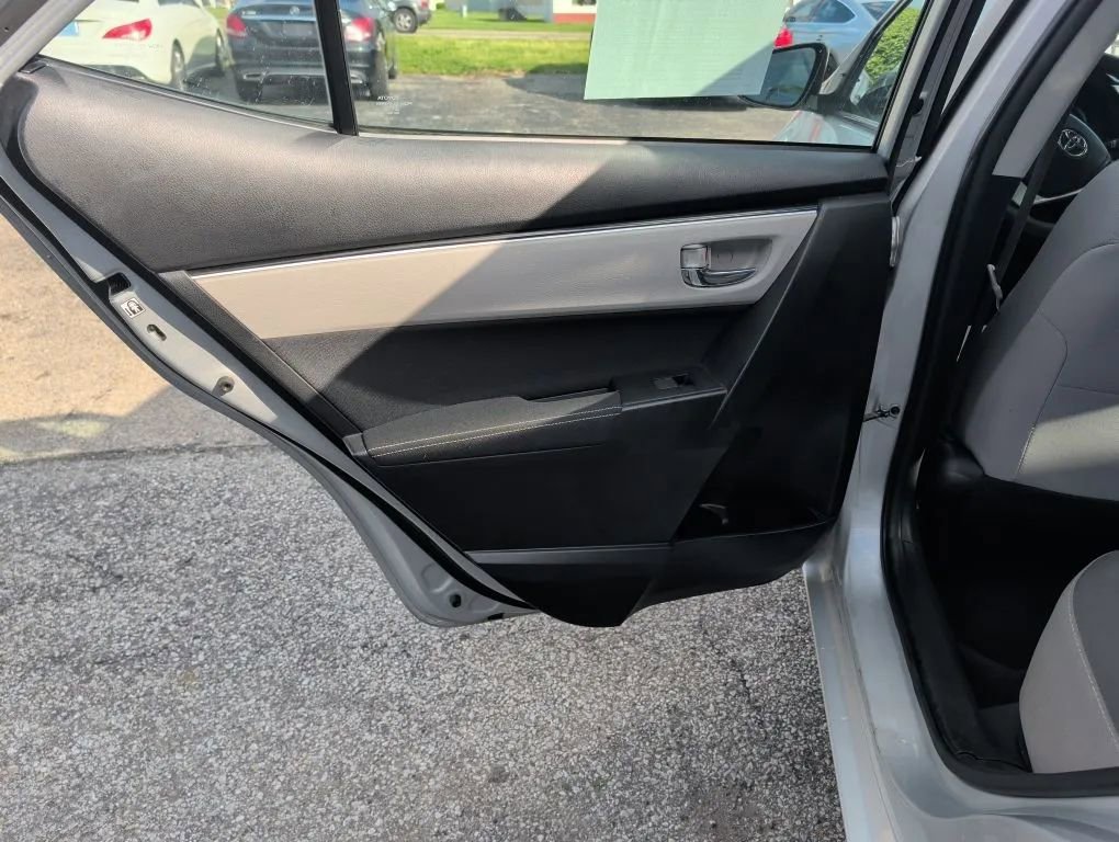 Used 2017 Toyota Corolla L FWD image 15