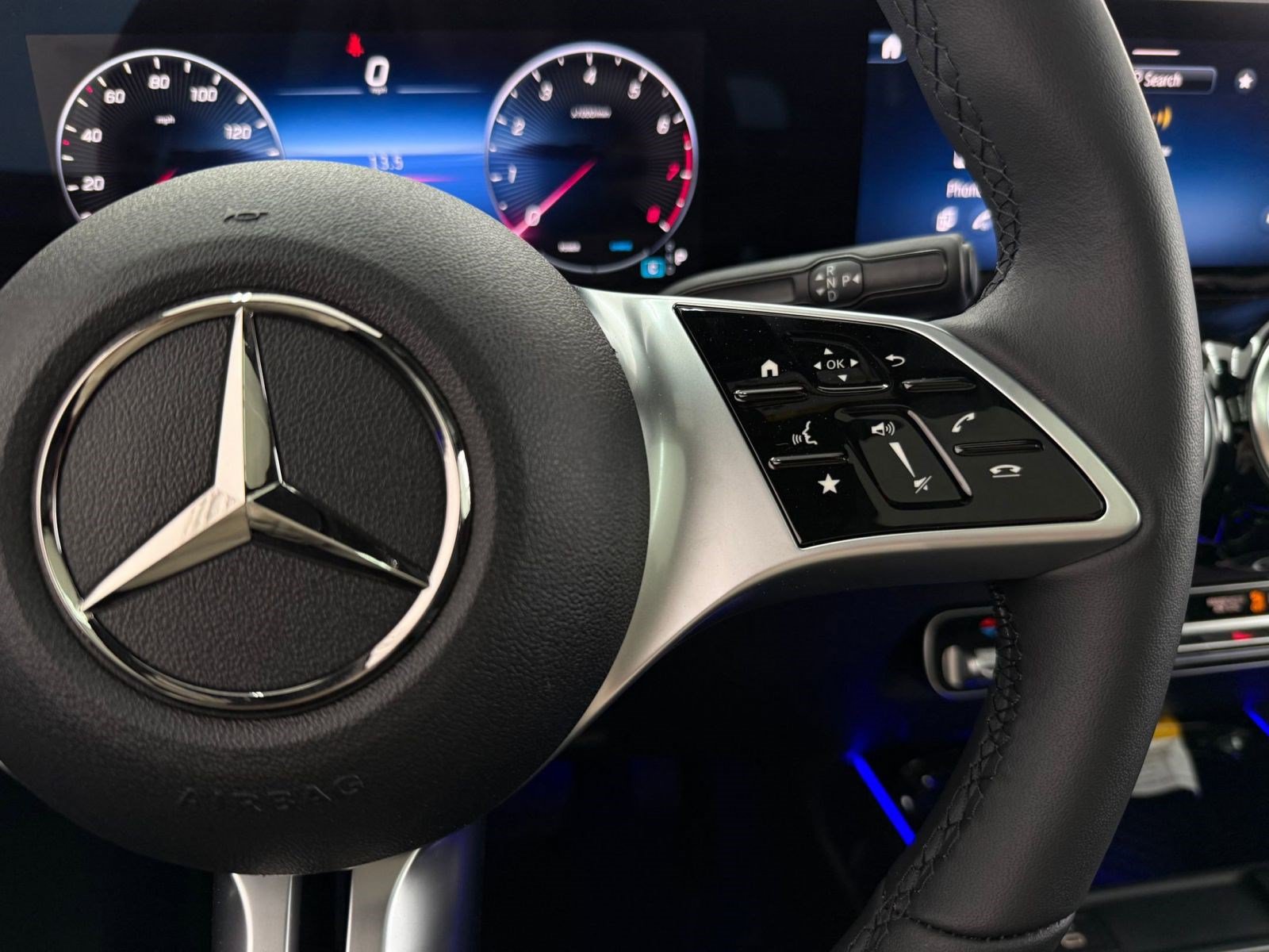 New 2025 Mercedes-Benz GLB 250 4MATIC image 27