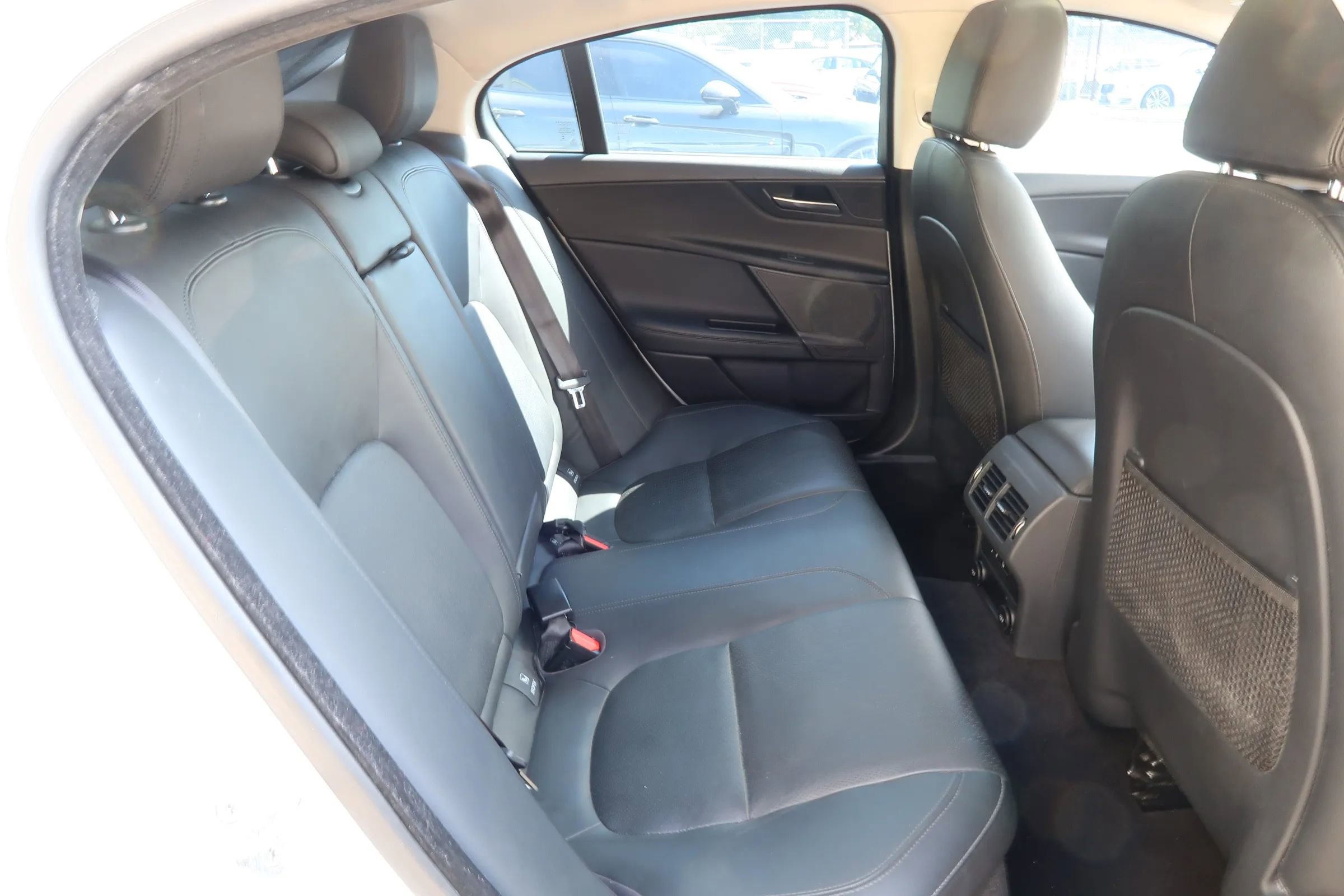 Used 2017 Jaguar XE First Edition image 21