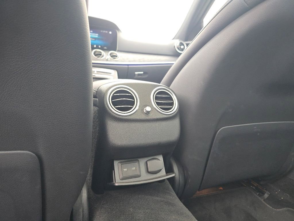Used 2022 Mercedes-Benz E 350 4MATIC Sedan image 27