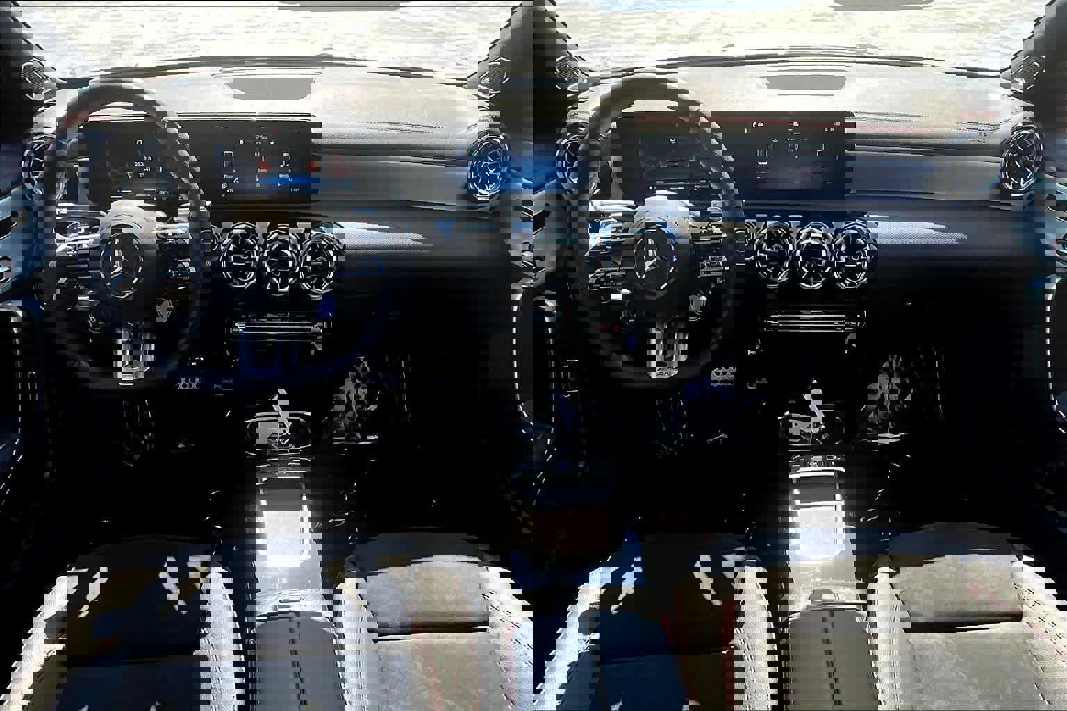 Used 2025 Mercedes-Benz CLA 35 AMG 4MATIC image 16