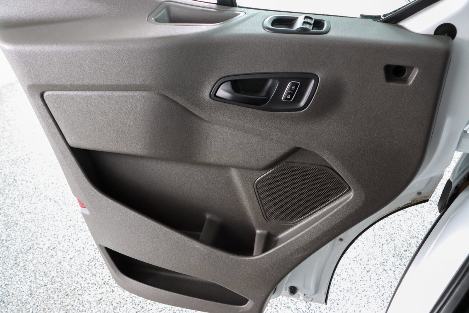 Used 2023 Ford Transit 350 XLT image 22