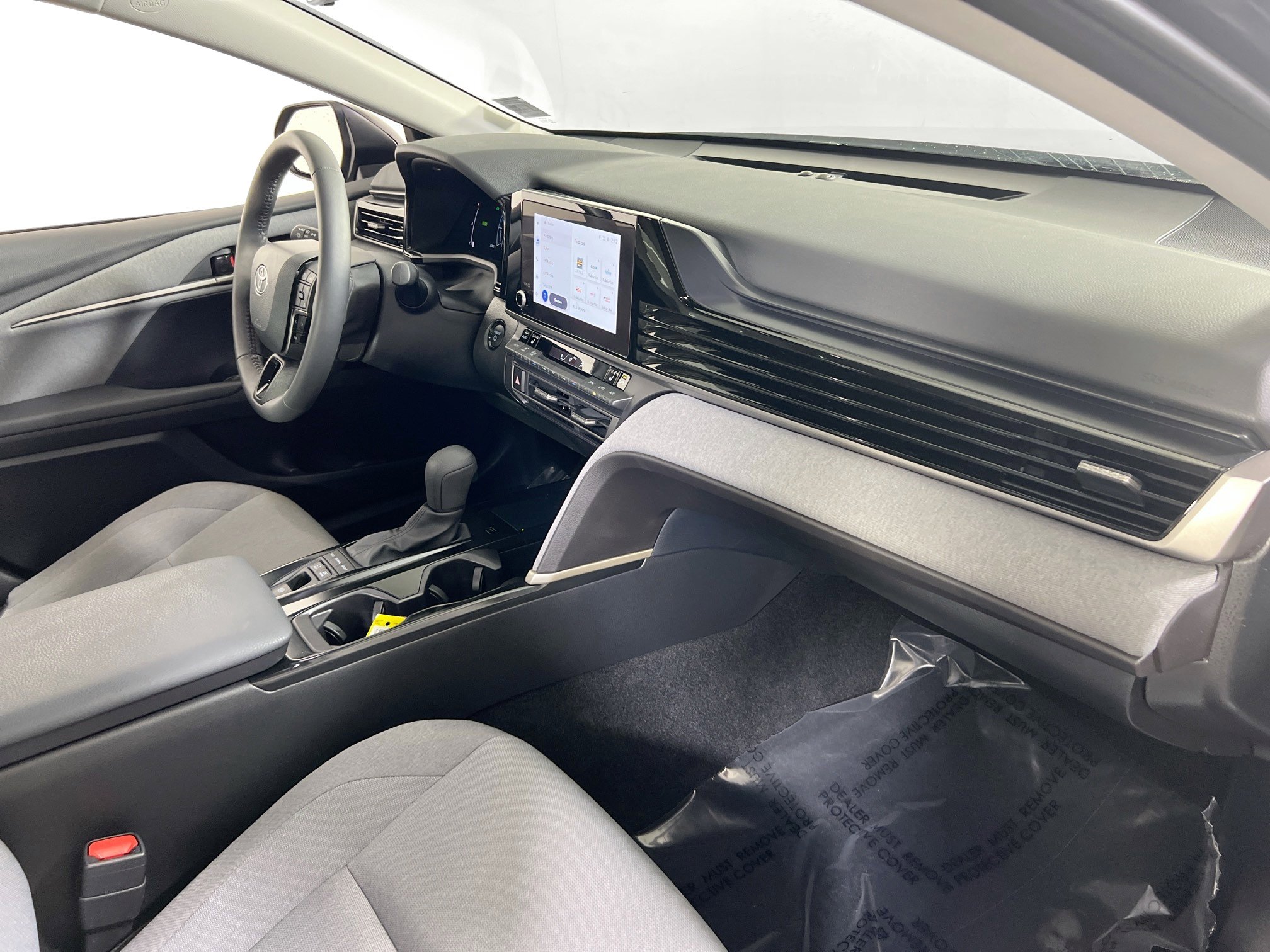 Used 2025 Toyota Camry LE w/ Convenience Package image 27