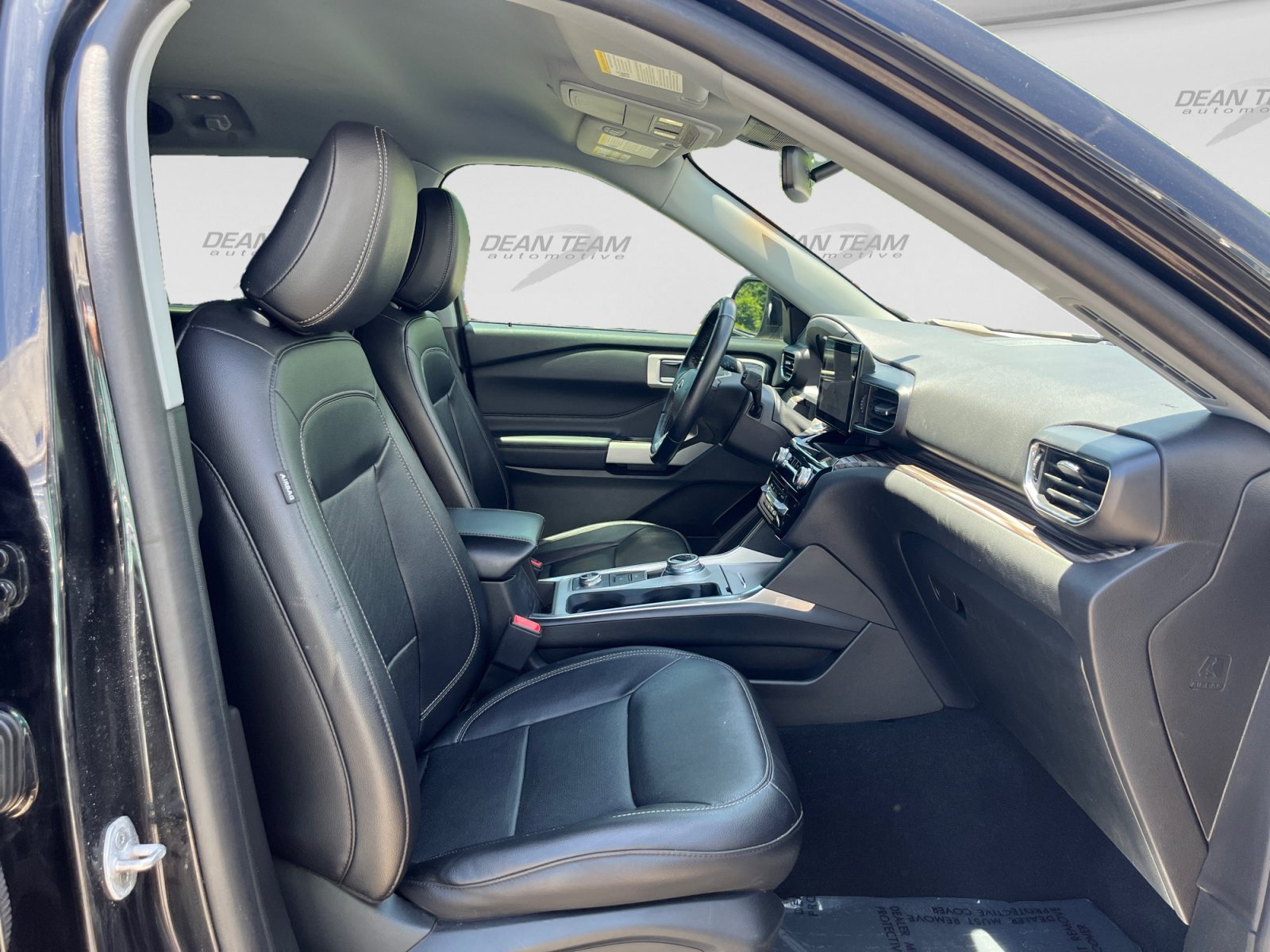Used 2023 Ford Explorer Limited AWD/4WD image 17