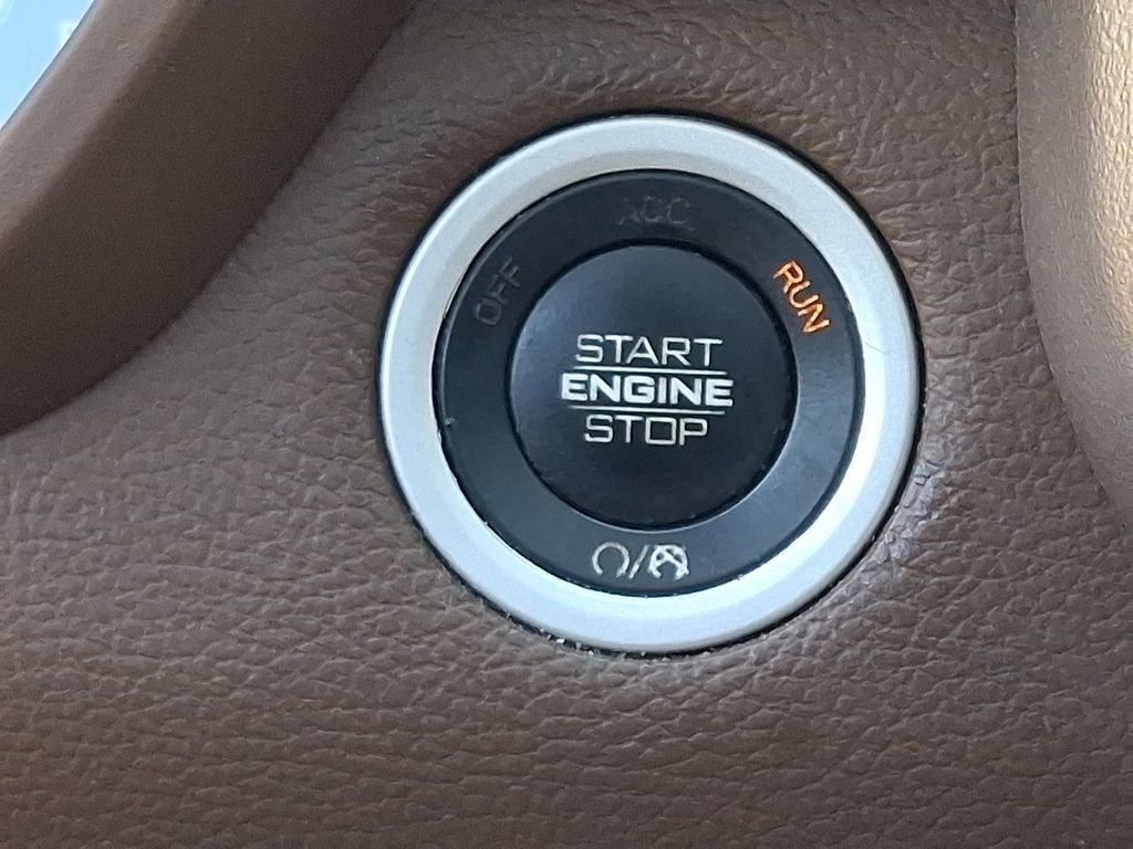 Used 2019 RAM 1500 Laramie AWD/4WD image 23
