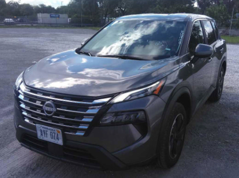 Used 2025 Nissan Rogue SV AWD/4WD image 2