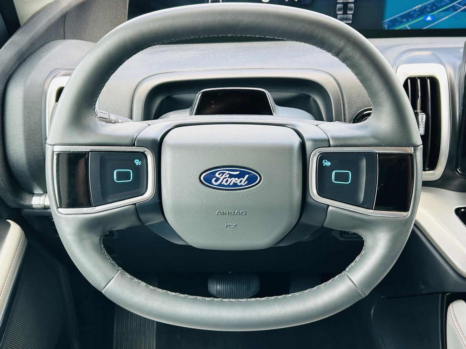 Used 2025 Ford Expedition Active AWD/4WD image 21