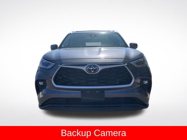 Used 2022 Toyota Highlander XLE AWD/4WD image 9
