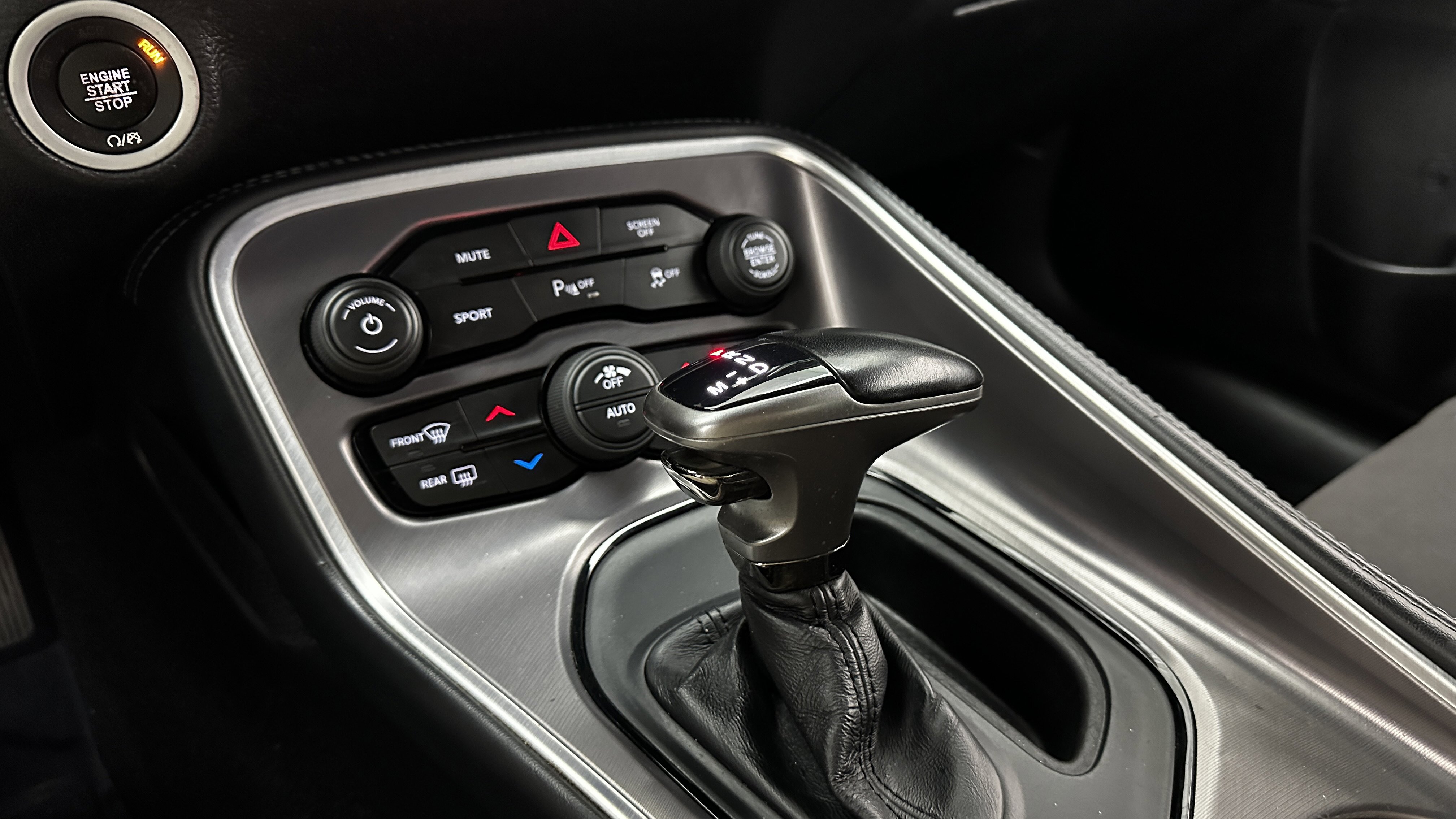 Used 2021 Dodge Challenger SXT w/ Driver Convenience Group image 18