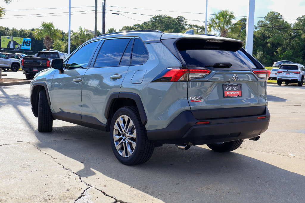 Used 2022 Toyota RAV4 XLE Premium FWD image 22