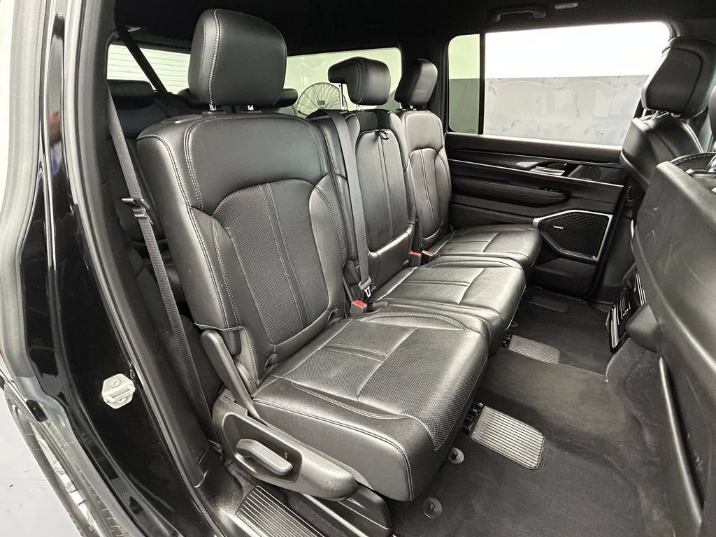 Used 2023 Jeep Wagoneer 4WD image 44