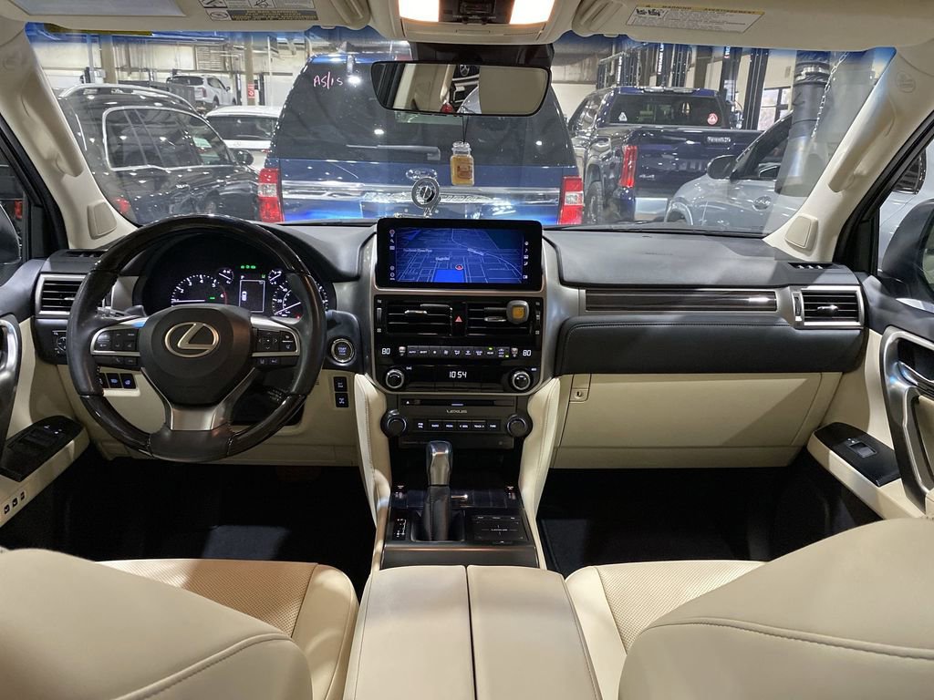Used 2023 Lexus GX 460 Premium w/ Premium Package image 2