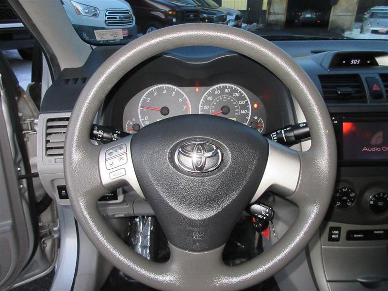 Used 2013 Toyota Corolla LE image 10