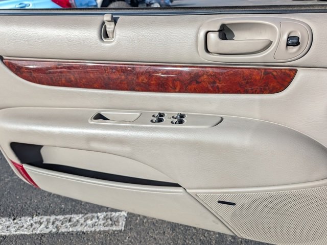 Used 2002 Chrysler Sebring LXi image 18