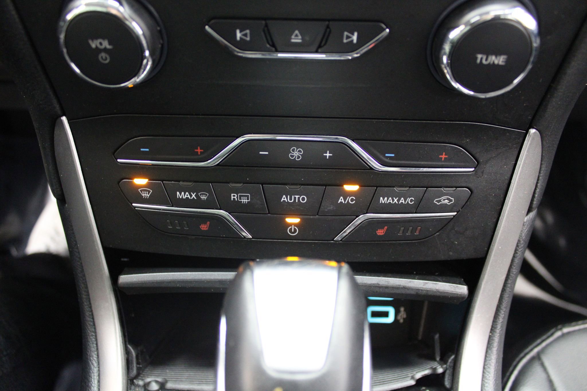 Used 2018 Ford Edge SEL w/ Equipment Group 201A image 35