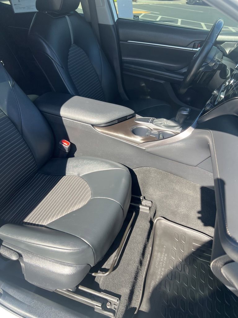 Used 2024 Toyota Camry SE w/ Convenience Package image 15