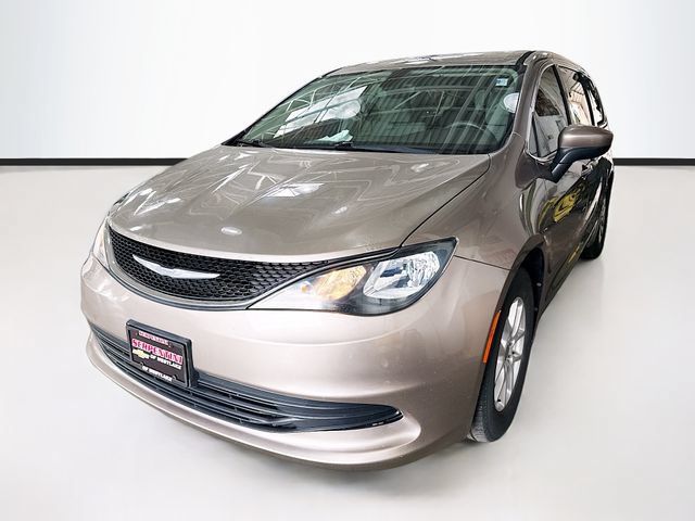 Used 2017 Chrysler Pacifica LX FWD image 1