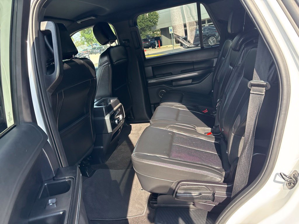 Used 2020 Ford Expedition XLT w/ Equipment Group 201A RWD image 18