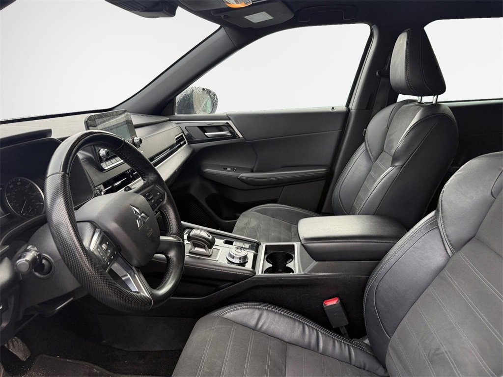 Used 2022 Mitsubishi Outlander SEL Black Edition image 9