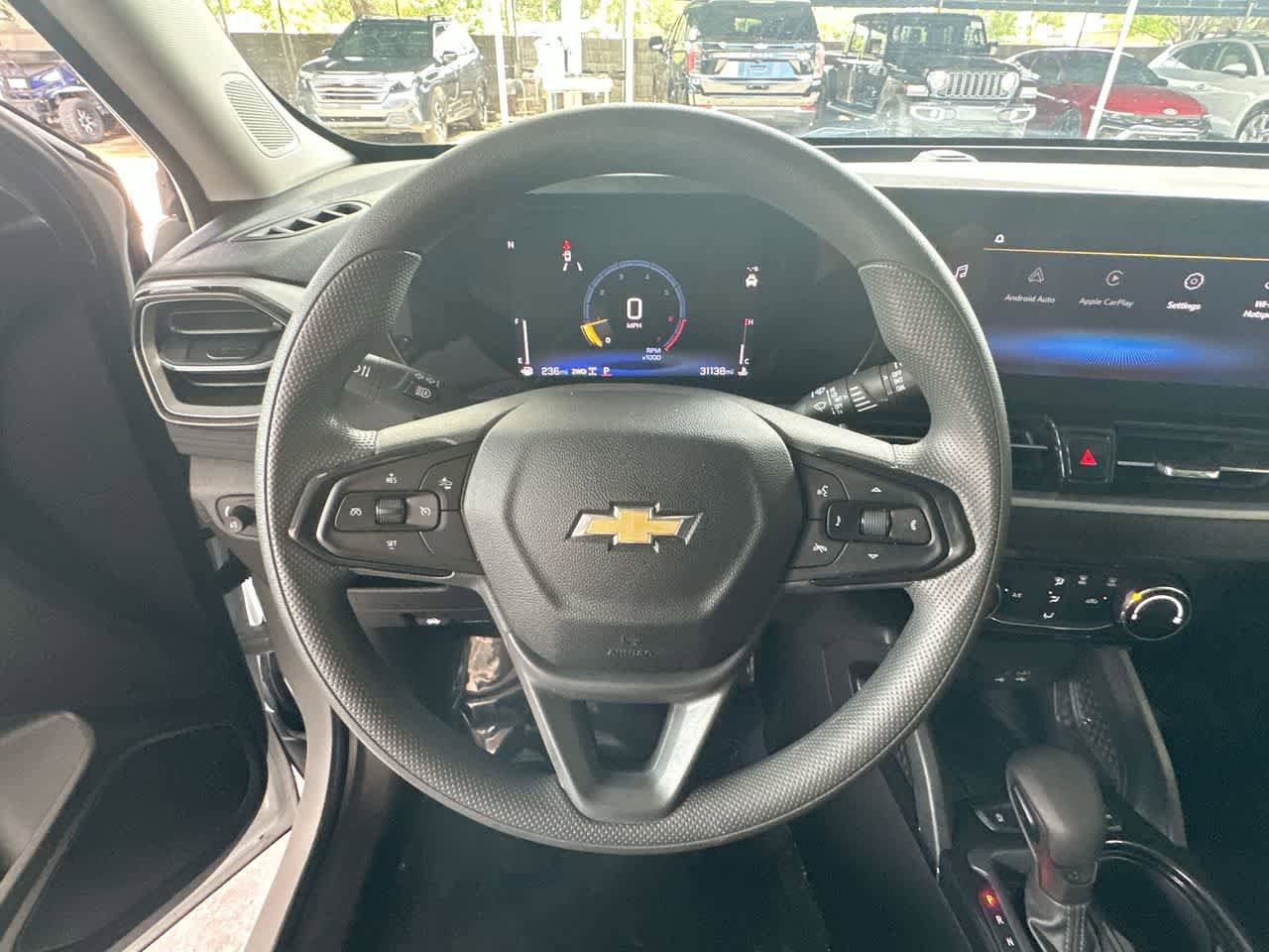 Used 2025 Chevrolet TrailBlazer LT AWD/4WD image 15