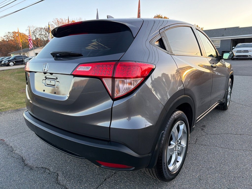 Used 2018 Honda HR-V LX image 8