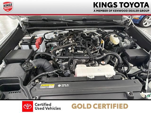 Used 2025 Toyota 4Runner SR5 AWD/4WD image 29