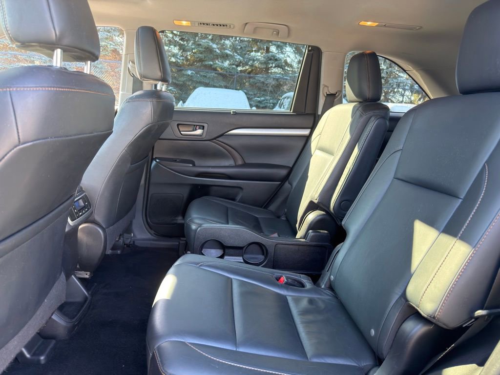 Used 2016 Toyota Highlander XLE image 35