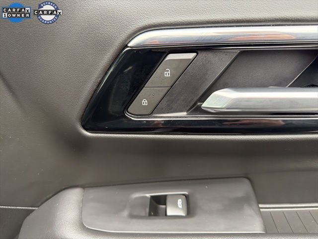 Used 2025 Chevrolet Suburban Z71 image 17