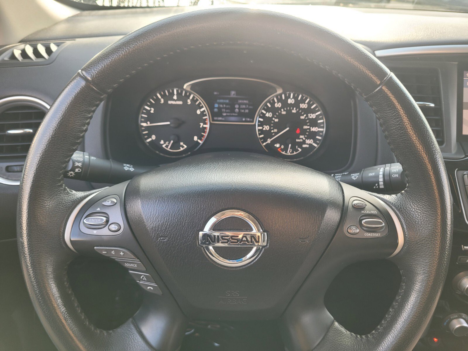 Used 2016 Nissan Pathfinder SV image 26