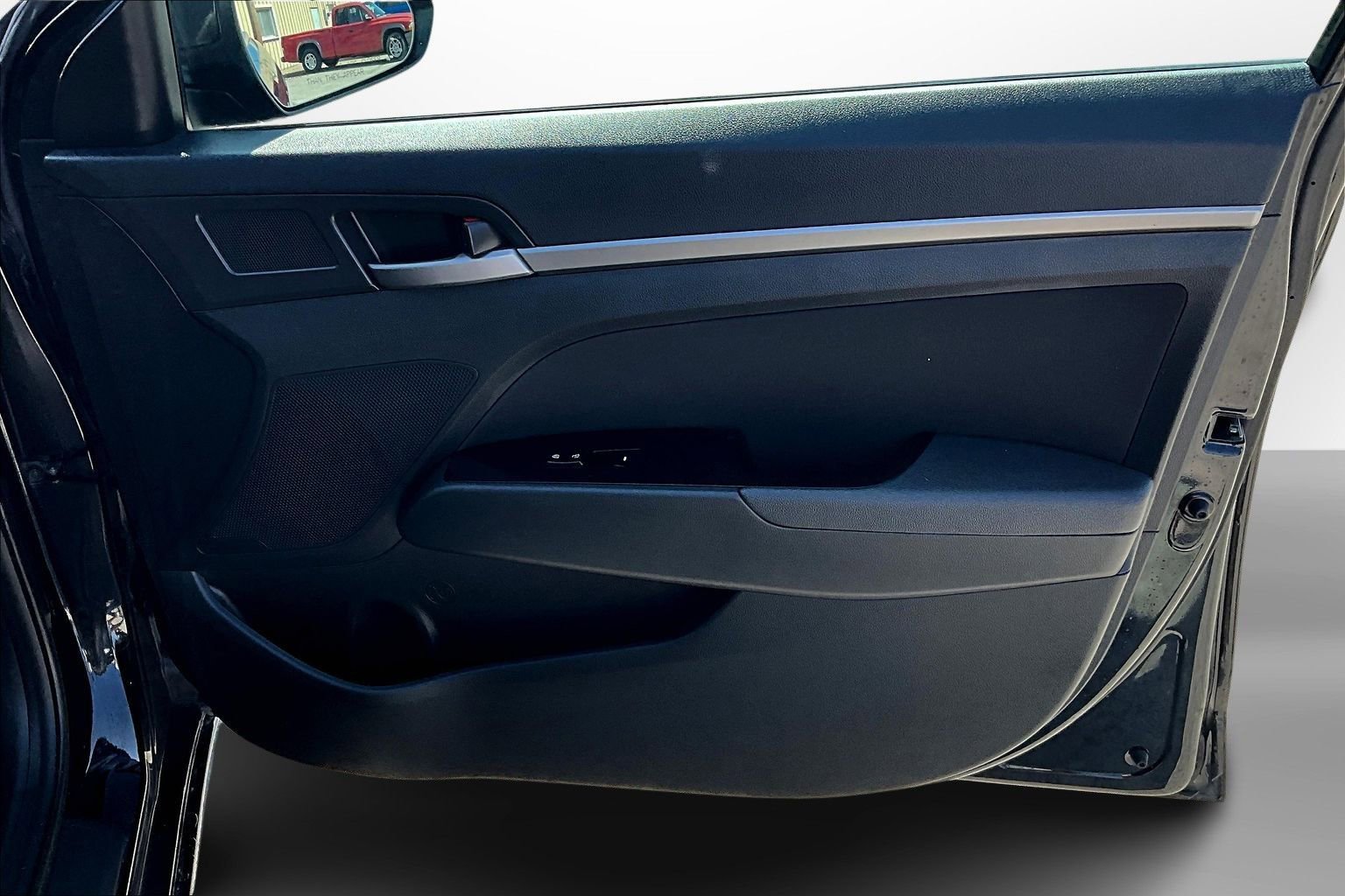 Used 2018 Hyundai Elantra SEL image 25