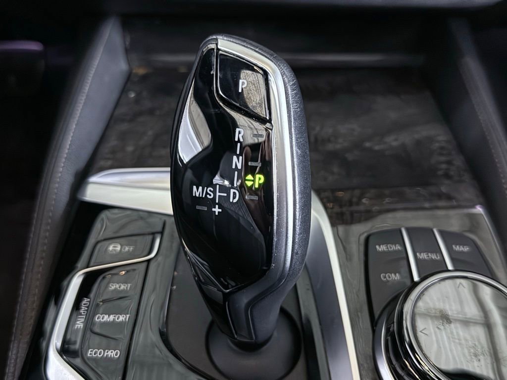 Used 2023 BMW M550i xDrive w/ Executive Package image 37