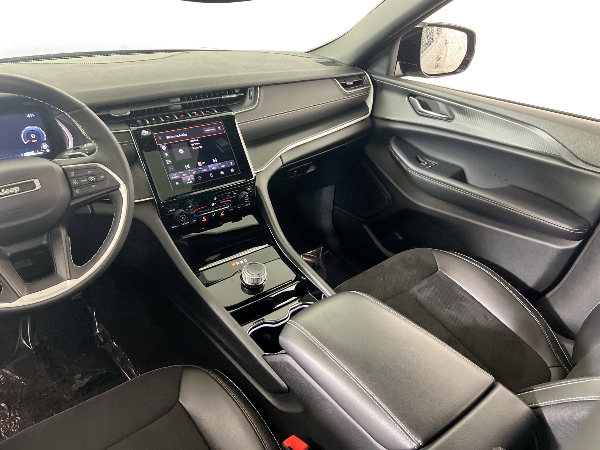 Used 2023 Jeep Grand Cherokee Altitude image 23