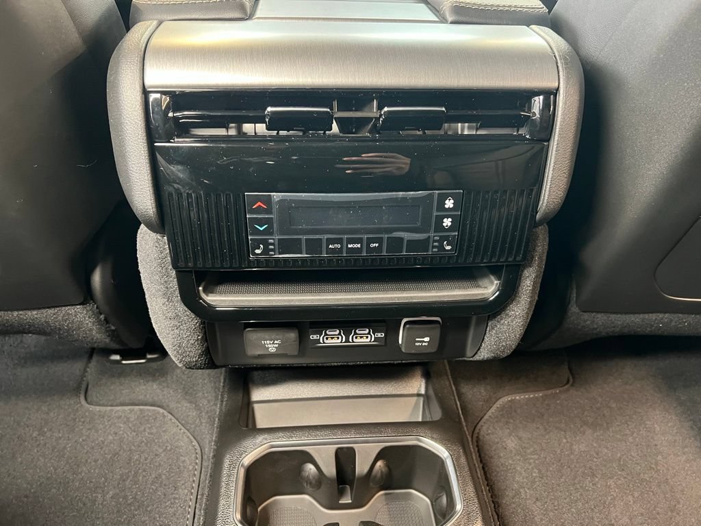New 2026 Jeep Grand Wagoneer L Limited AWD/4WD image 16