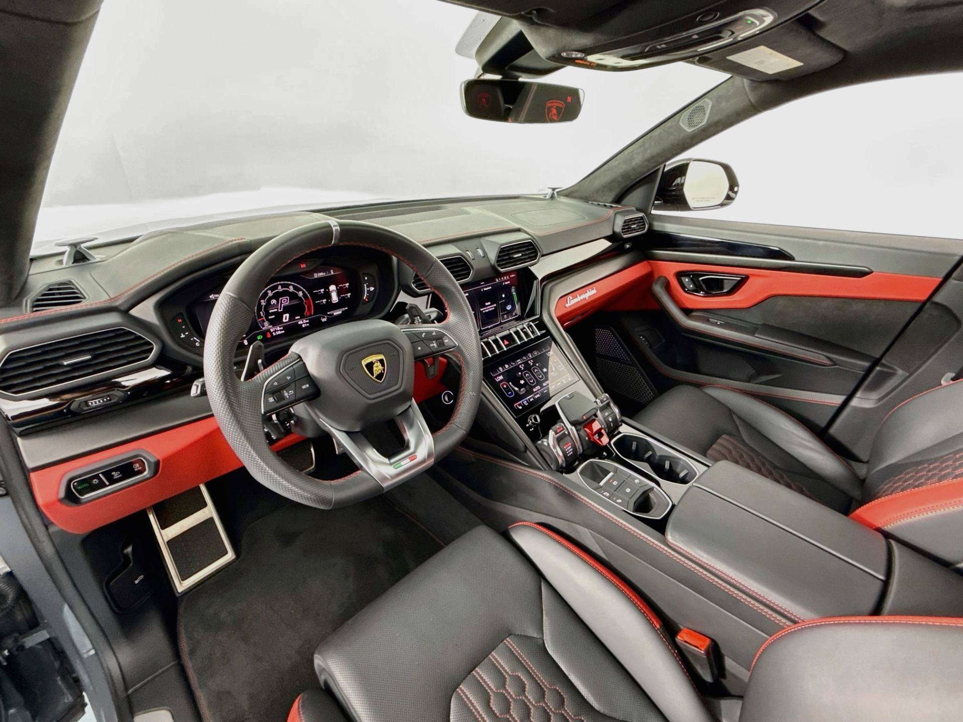 Used 2024 Lamborghini Urus S AWD/4WD image 25