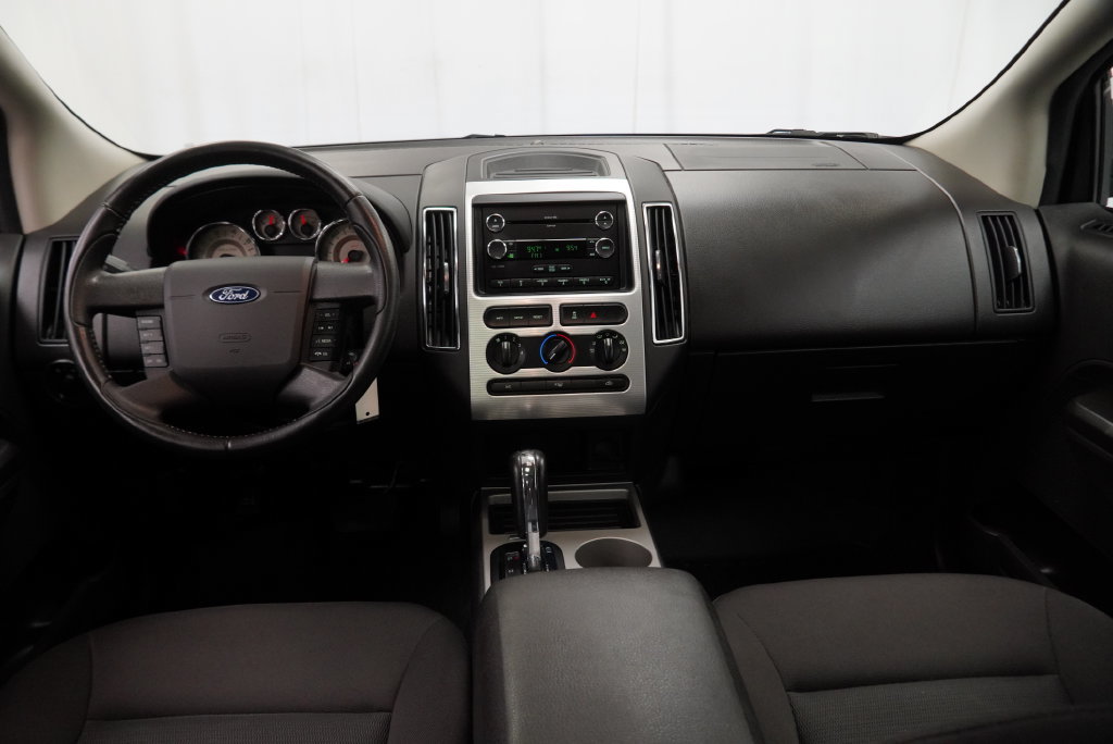 Used 2010 Ford Edge SEL FWD image 3