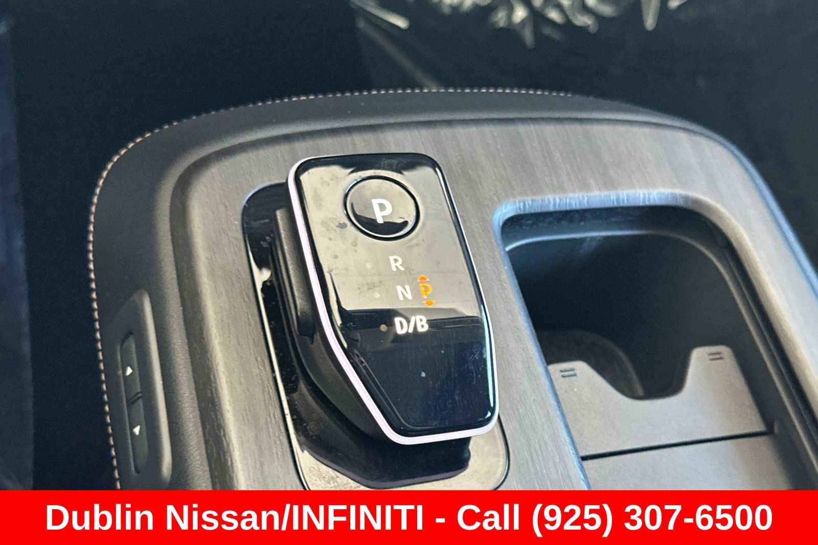 Used 2023 Nissan Ariya FWD image 32